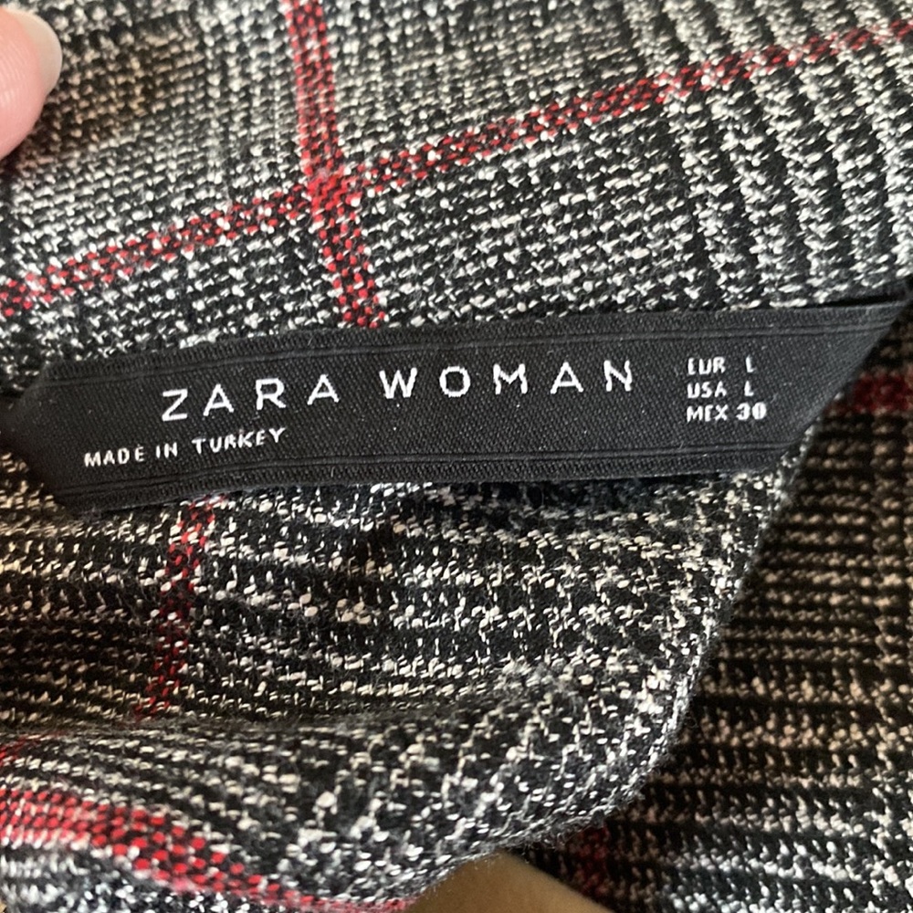 Zara - Picture 2 of 2